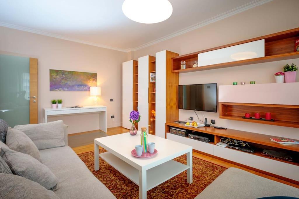 Green Apartment - Top Location, Near City Center! Sofia Exteriör bild