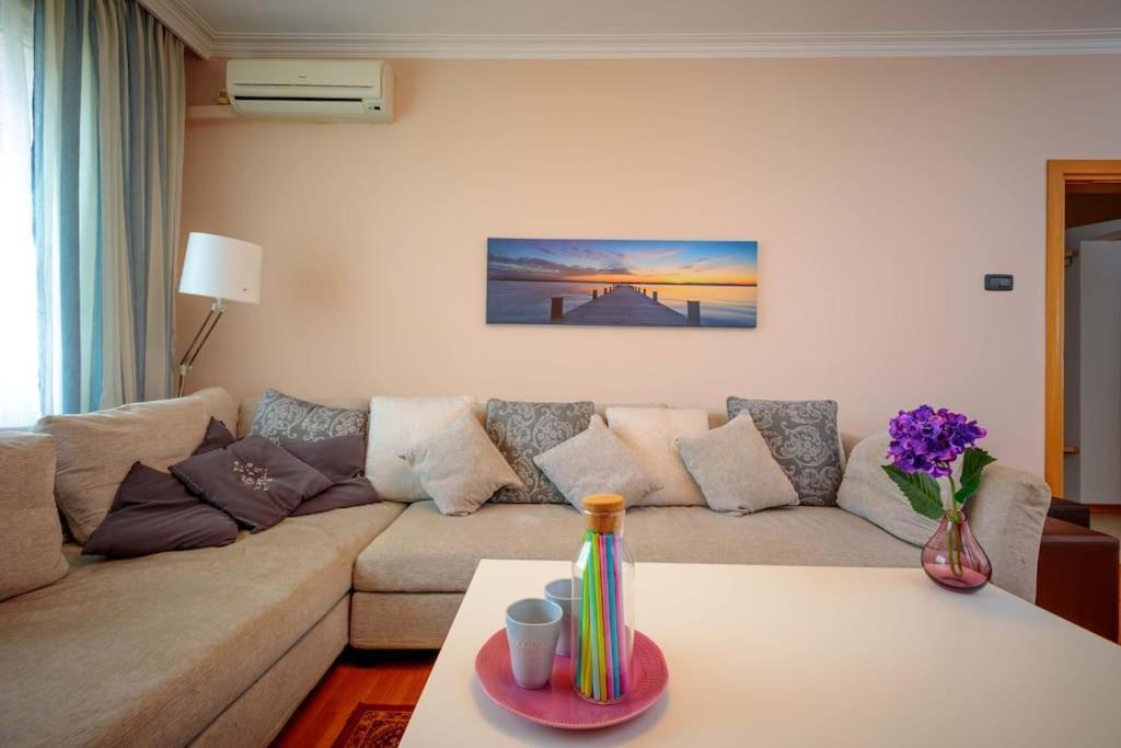 Green Apartment - Top Location, Near City Center! Sofia Exteriör bild