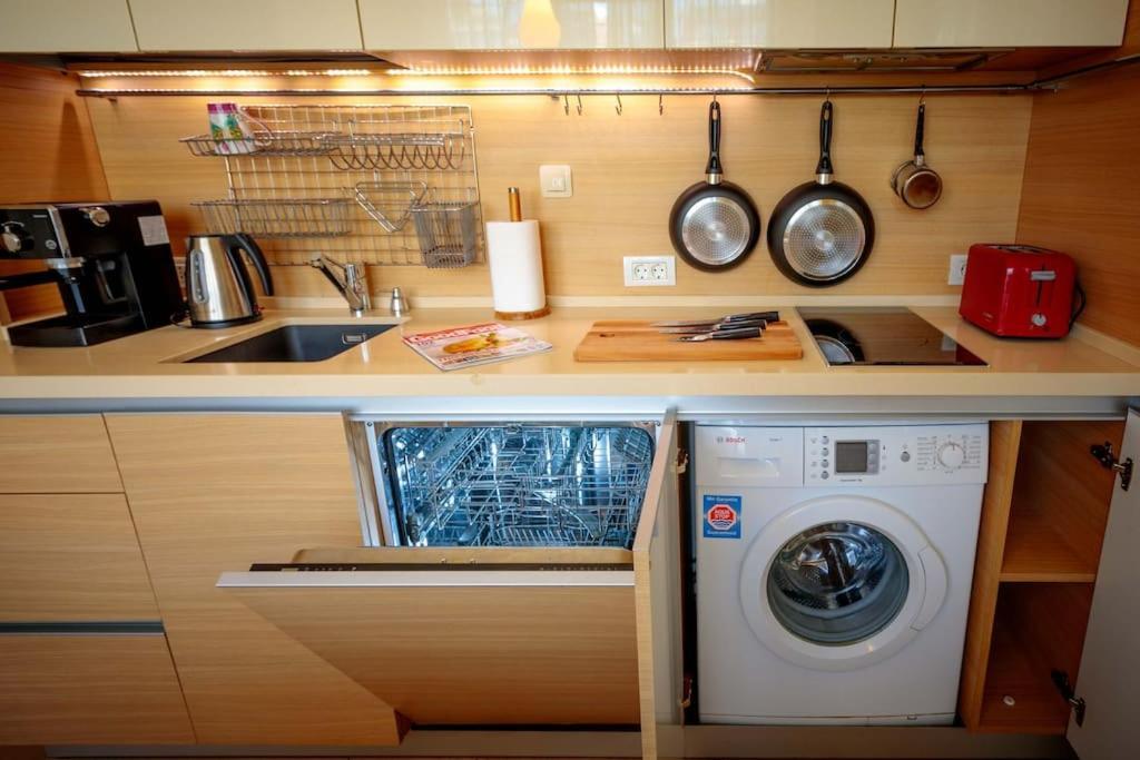 Green Apartment - Top Location, Near City Center! Sofia Exteriör bild