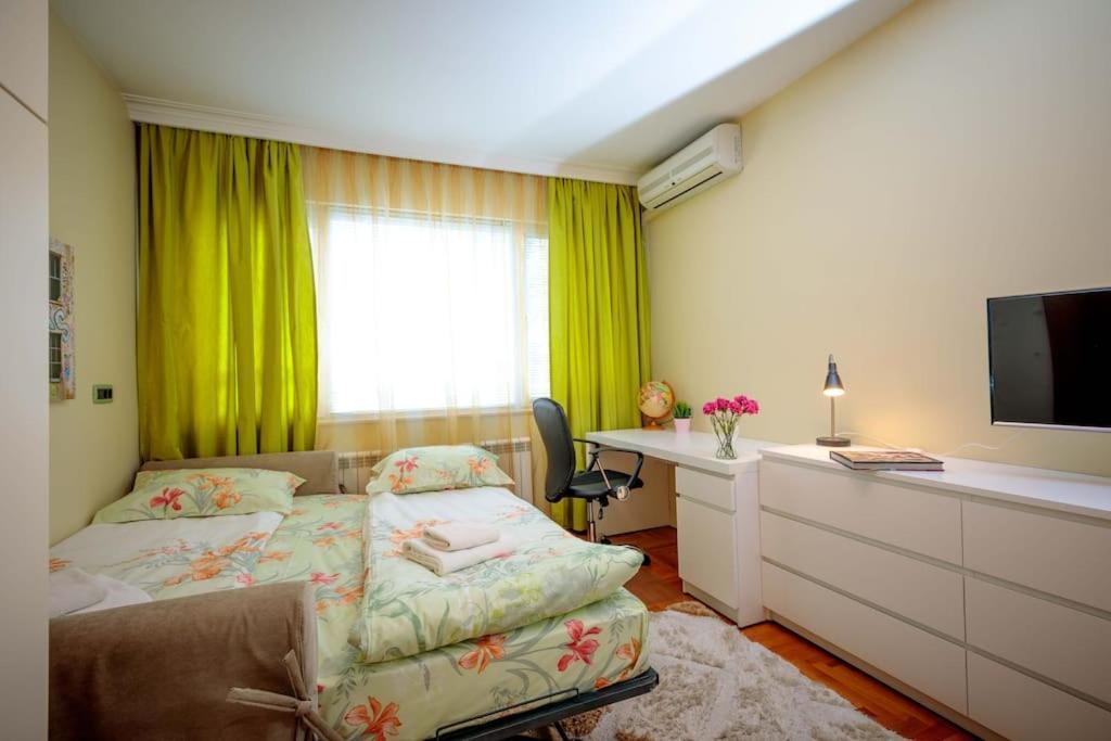 Green Apartment - Top Location, Near City Center! Sofia Exteriör bild